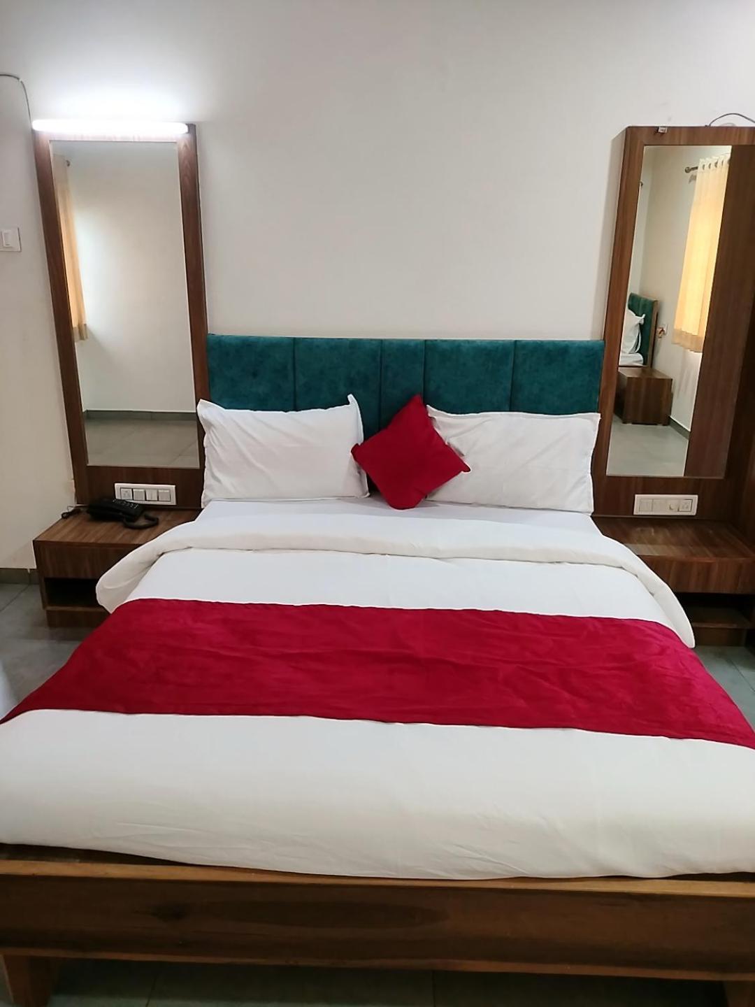 Golden Resort Igatpuri Ngoại thất bức ảnh